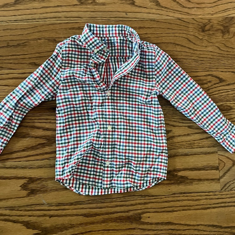 Vineyard vines button down shirt